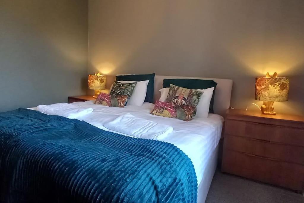 Peaceful Home From Home - Spacious 3 Bedroom House Accommodating 7 - Ideal For Families And Workers Gateshead Exterior photo